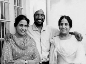 Parkash Kaur and Surinder Kaur with Deedar Singh Pardesi